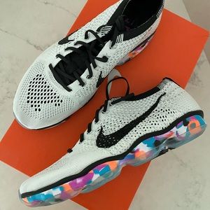 *NEW NEVER WORN* Nike Flyknit Zoom Sz 8